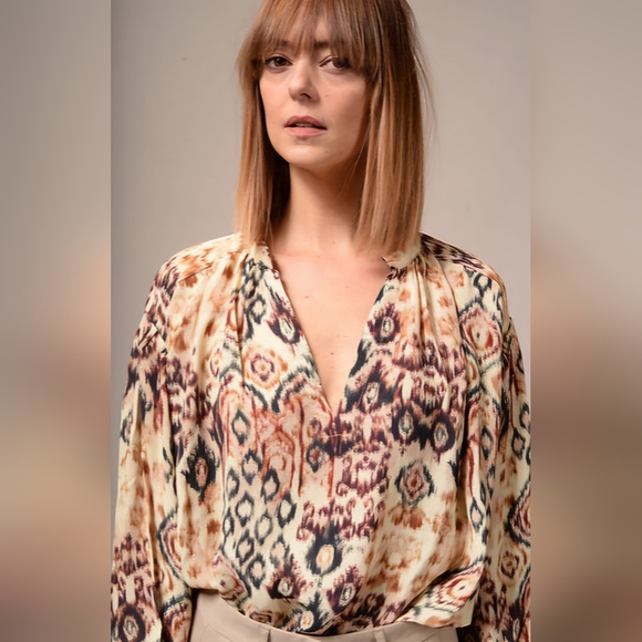 V.DE.VINSTER BLOUSE - Picture 2 of 12